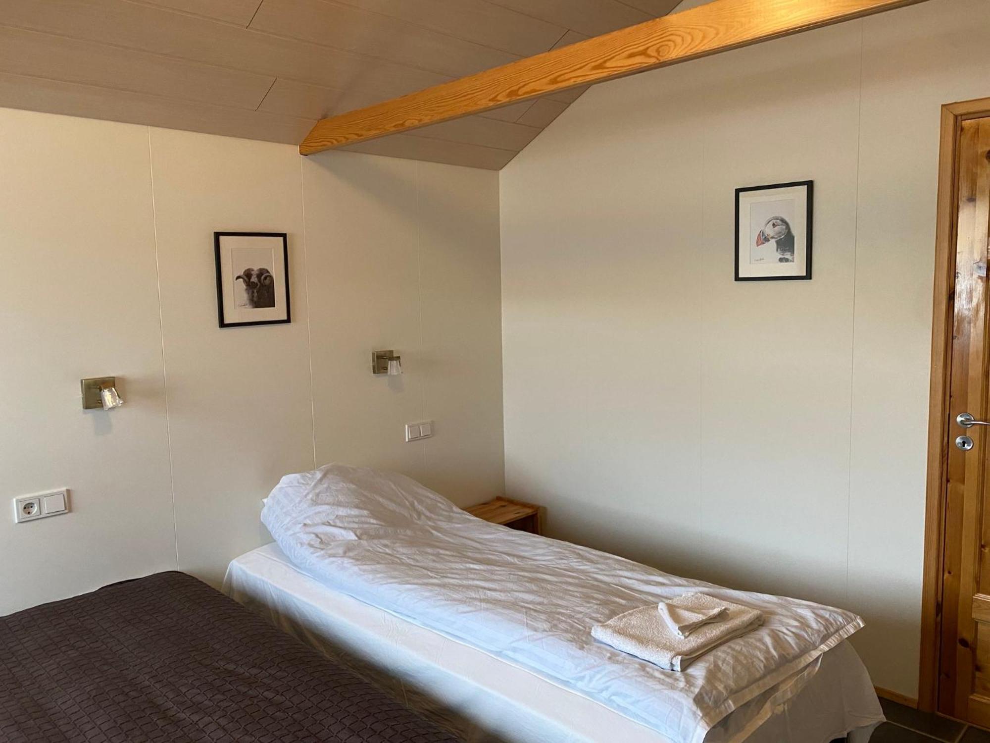 Bakkafloet Guesthouse Вармахлид Екстериор снимка