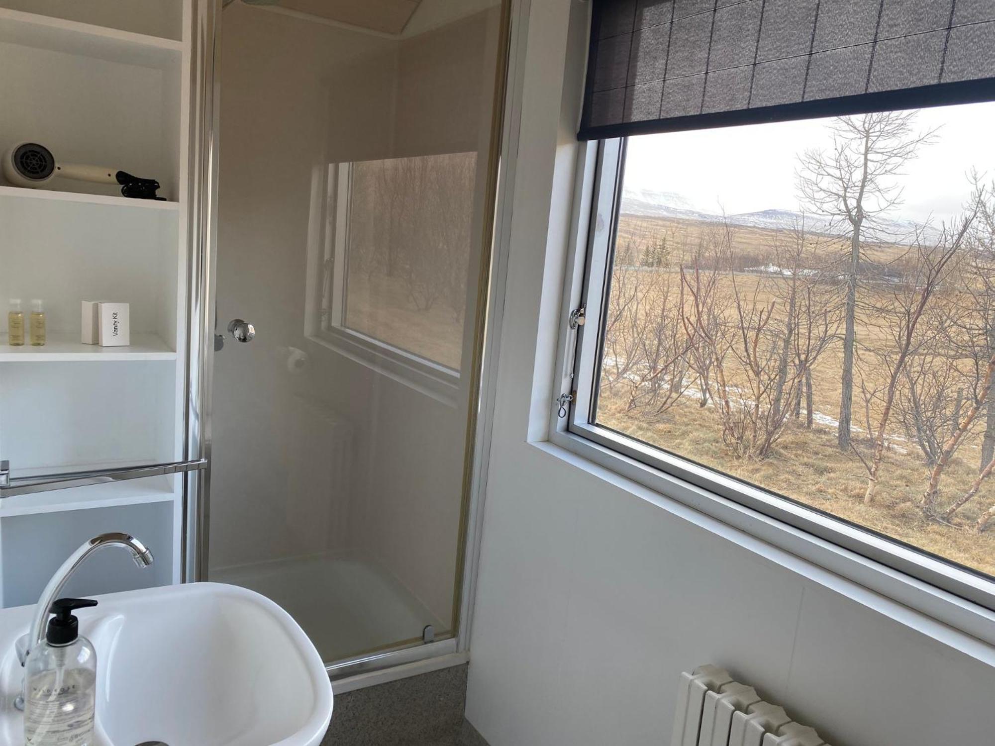 Bakkafloet Guesthouse Вармахлид Екстериор снимка