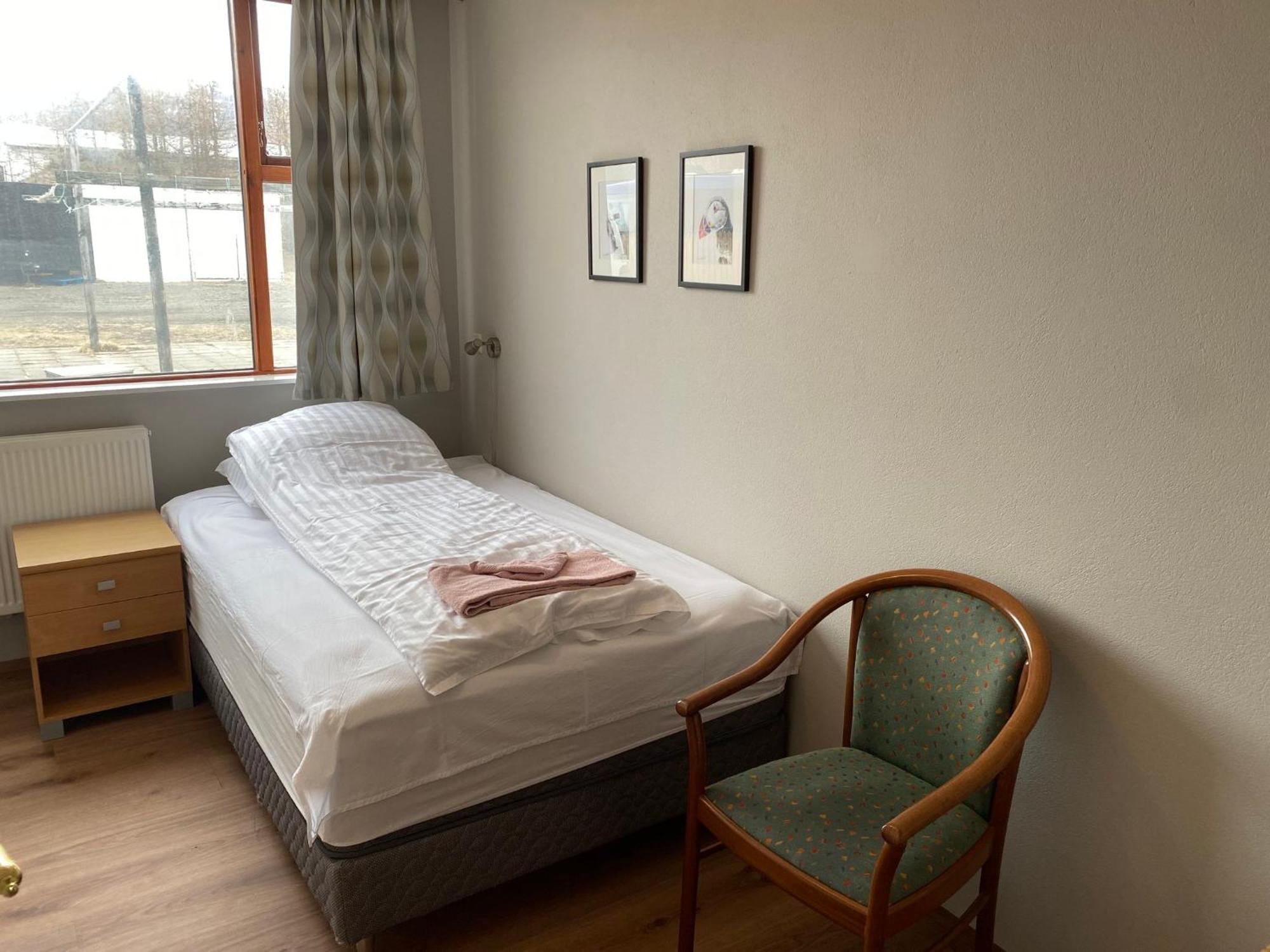 Bakkafloet Guesthouse Вармахлид Екстериор снимка