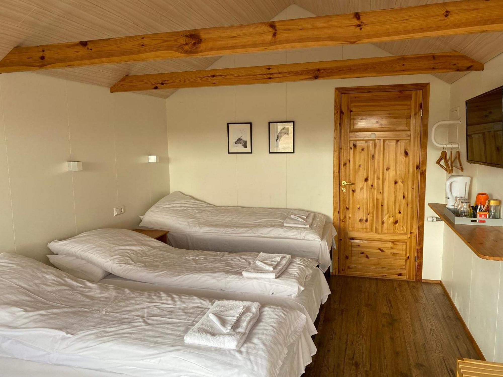 Bakkafloet Guesthouse Вармахлид Екстериор снимка